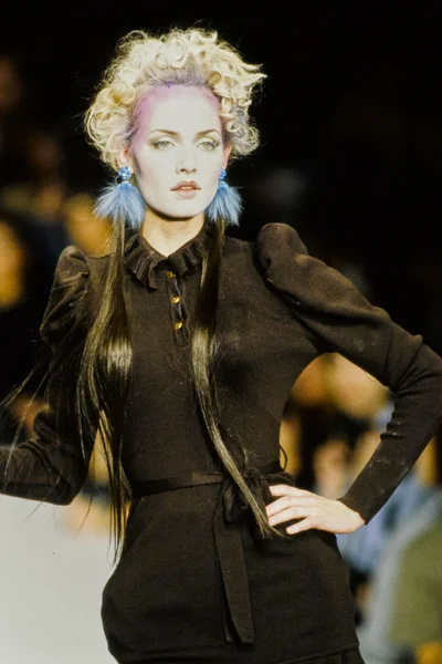 Look 32